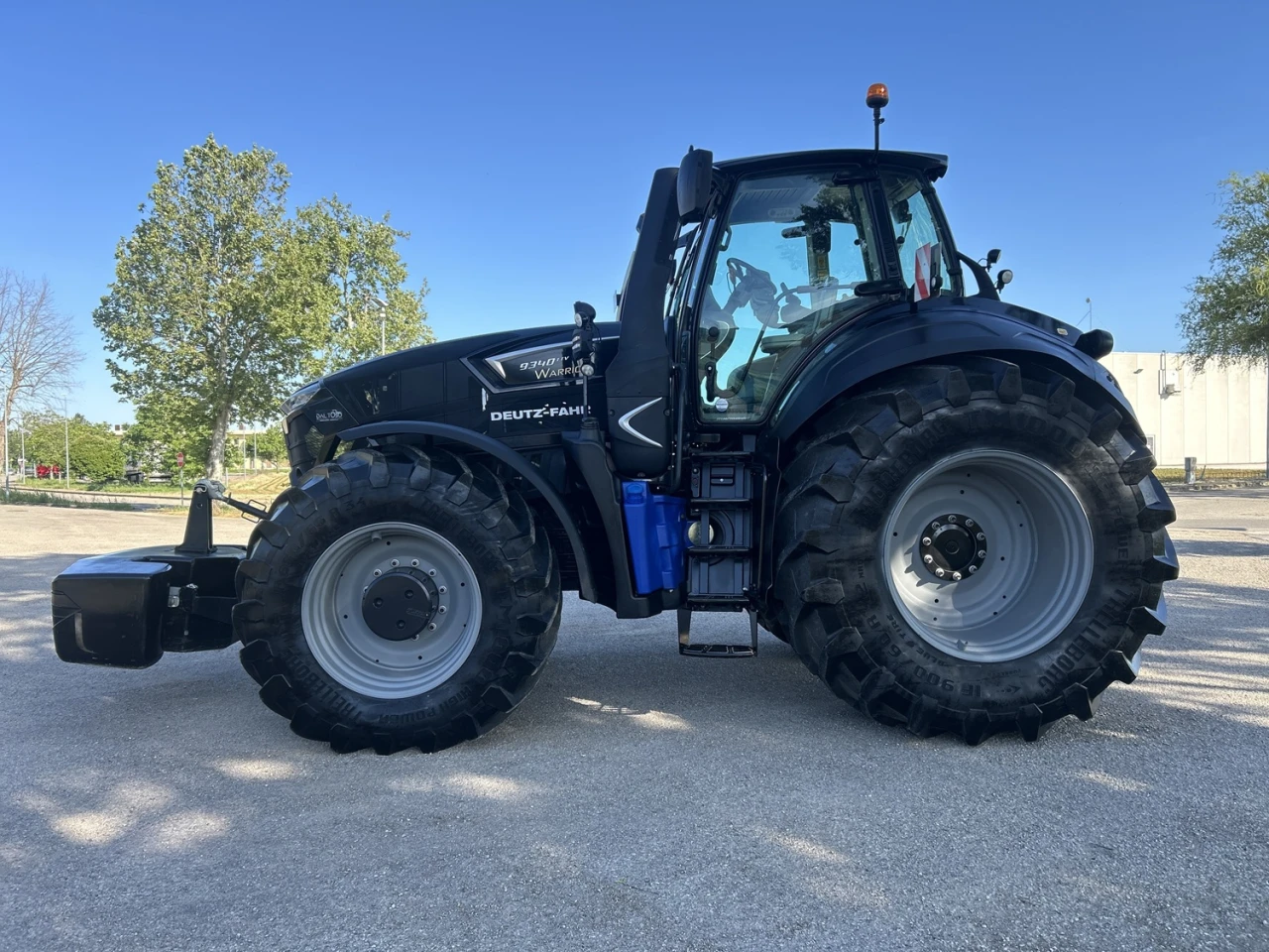 TRATTORE CAMPO APERTO DEUTZ-FAHR 9340 TTV WARRIOR