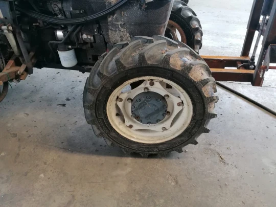 TRATTORE VIGNETO NEW HOLLAND TNF 75
