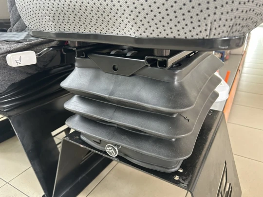 SEDILE IN TESSUTO BASE PNEUMATICA SEDUTA LARGE PILOT