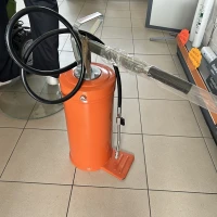 POMPA GRASSO FUSTO DA 12 KG