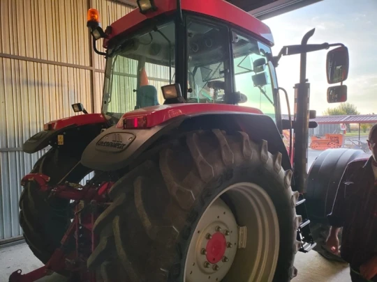 TRATTORE CAMPO APERTO MC CORMICK MC 115