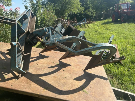 TRIVOMERE PER VIGNETO