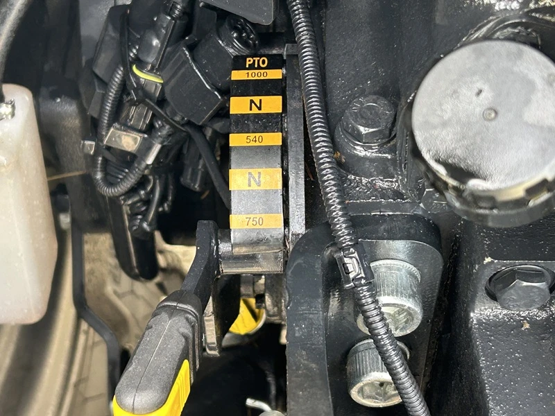 TRATTORE VIGNETO DEUTZ-FAHR 5115 DS TTV