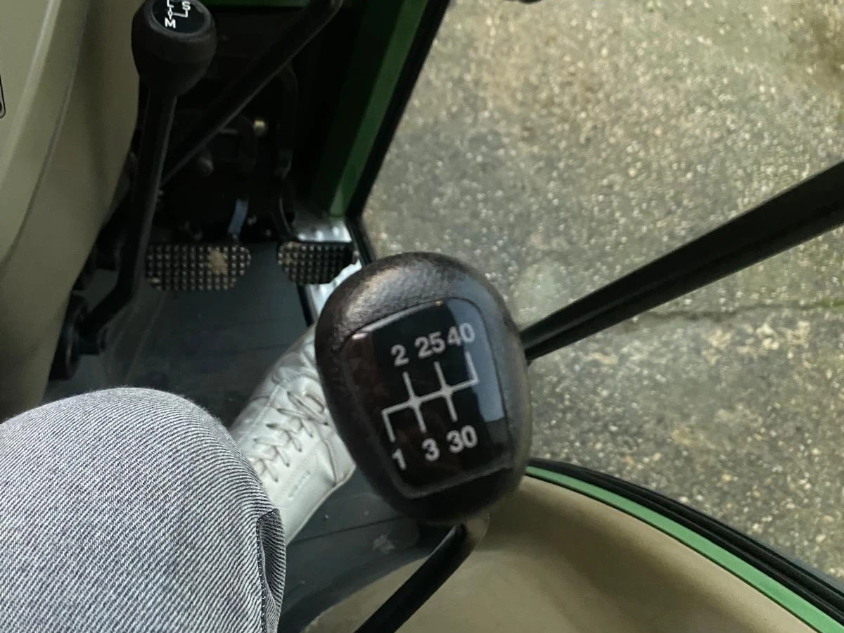 TRATTORE VIGNETO FENDT 209 F