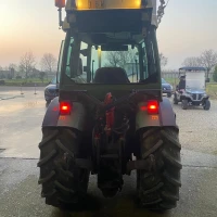 TRATTORE VIGNETO FENDT 209 F