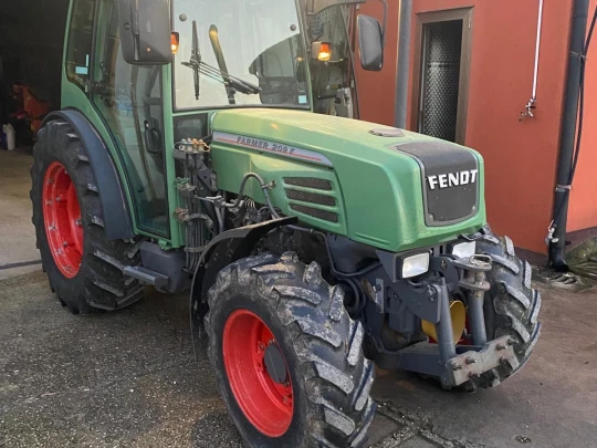 TRATTORE VIGNETO FENDT 209 F
