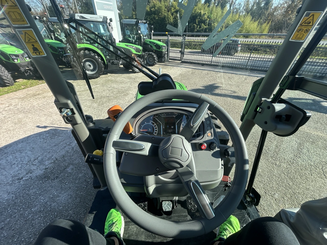 TRATTORE VIGNETO DEUTZ-FAHR 5105 DF PRO GS