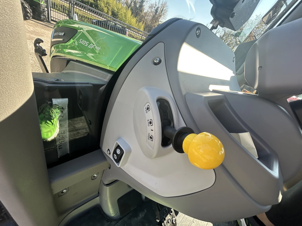 TRATTORE VIGNETO DEUTZ-FAHR 5105 DF PRO GS