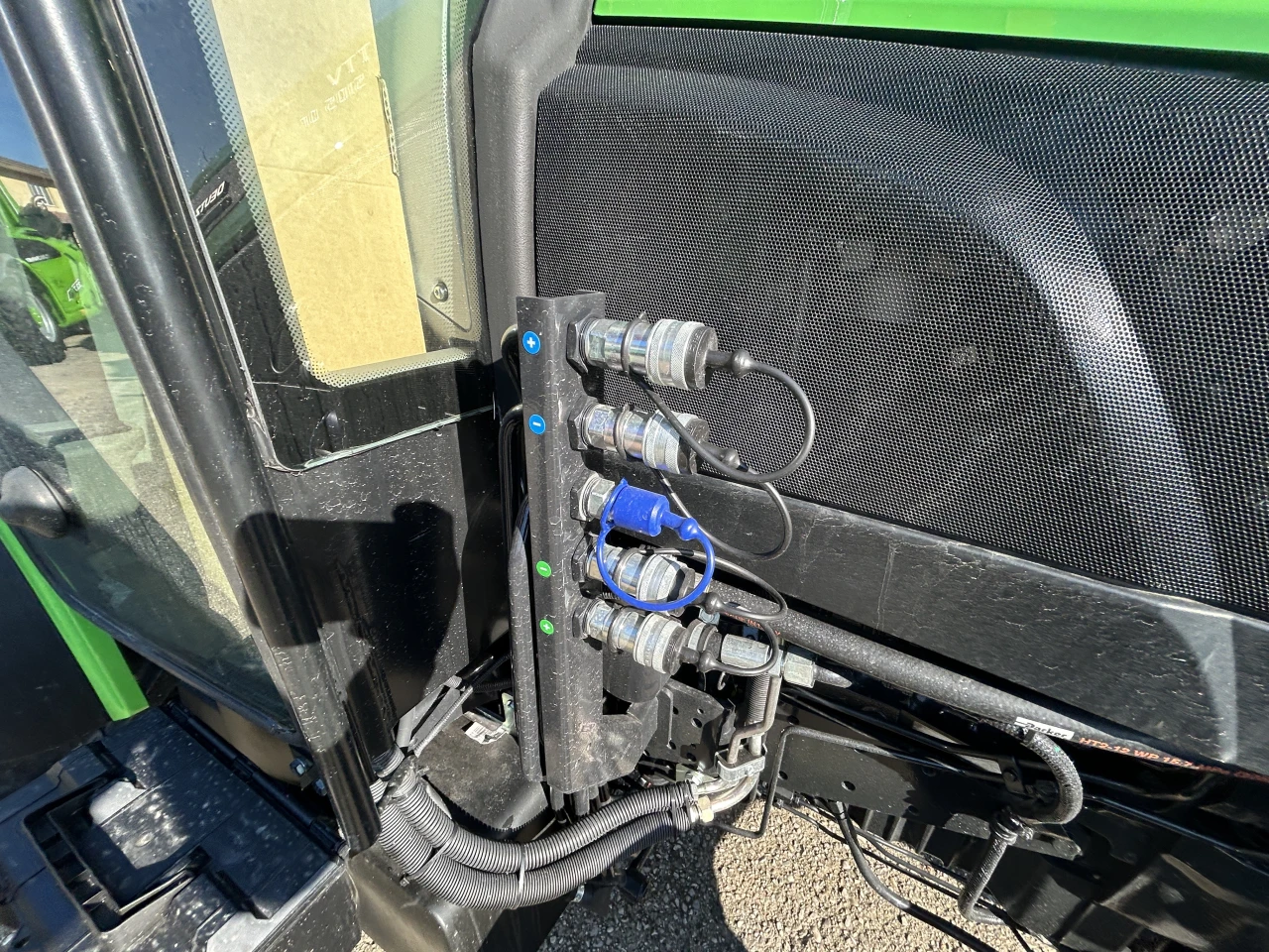 TRATTORE VIGNETO DEUTZ-FAHR 5105 DF TTV