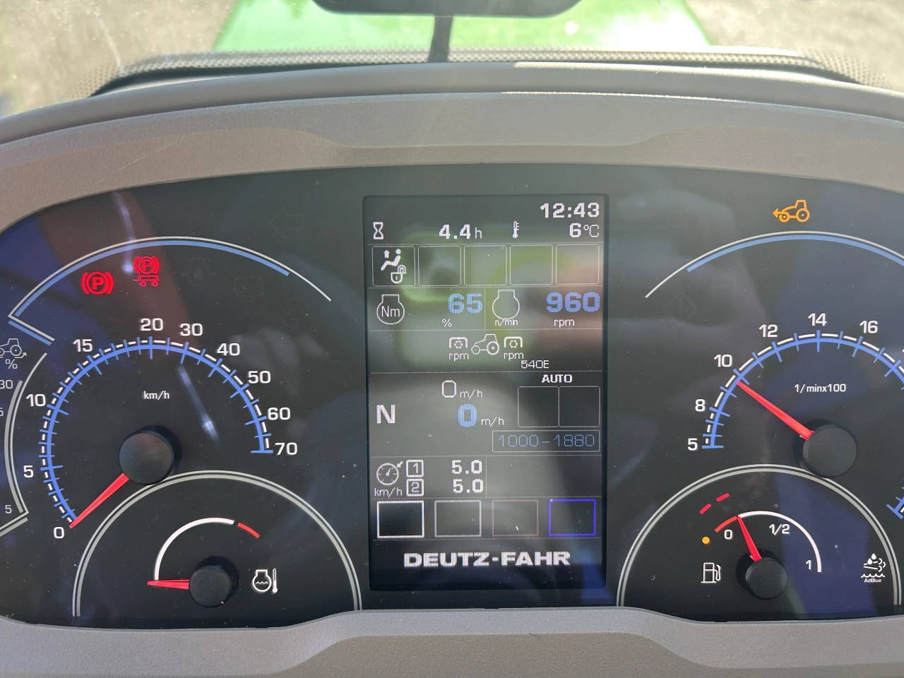 TRATTORE VIGNETO DEUTZ-FAHR 5105 DF TTV