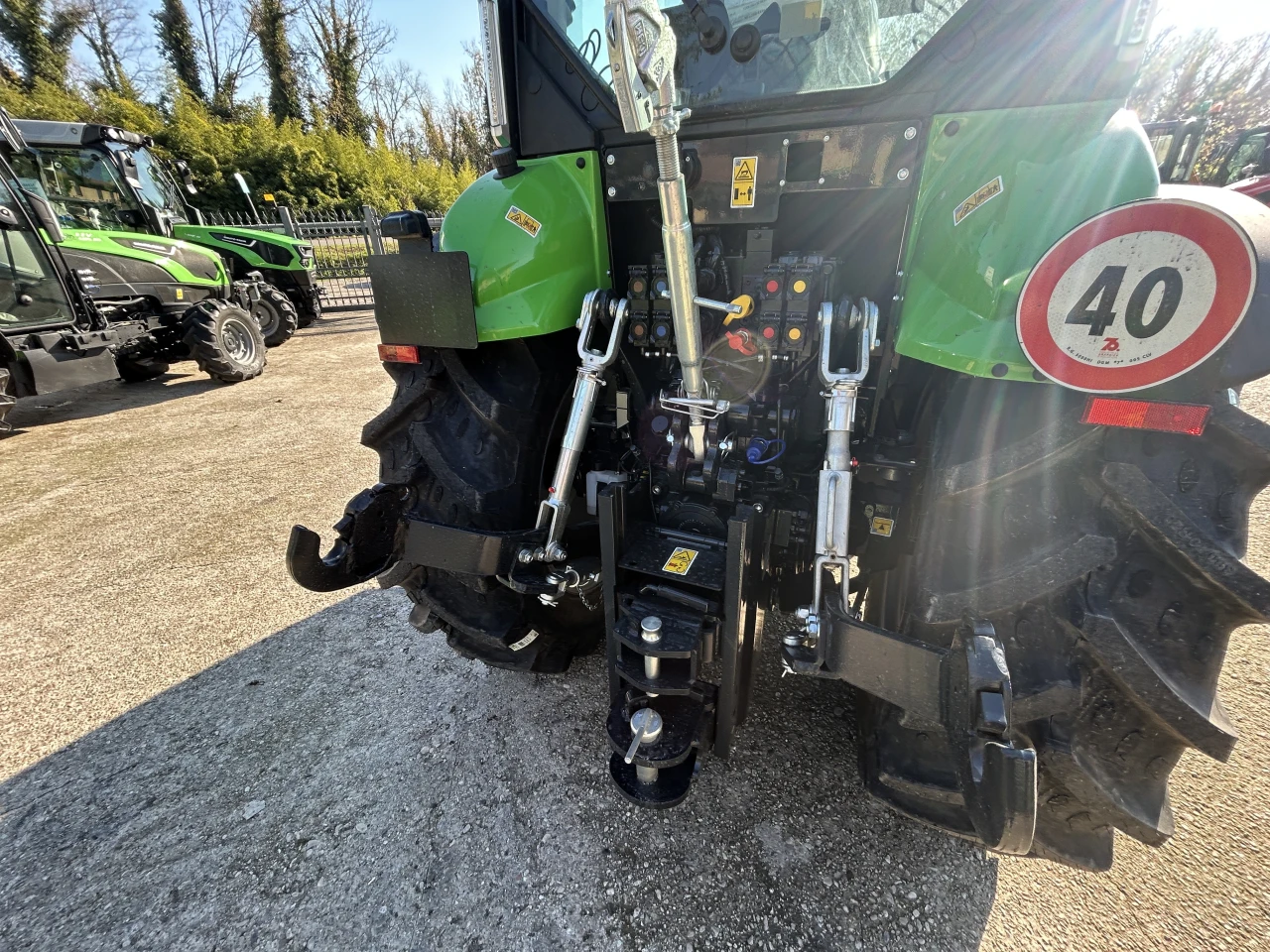 TRATTORE VIGNETO DEUTZ-FAHR 5105 DF TTV