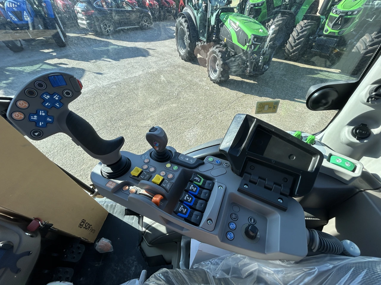 TRATTORE VIGNETO DEUTZ-FAHR 5105 DF TTV