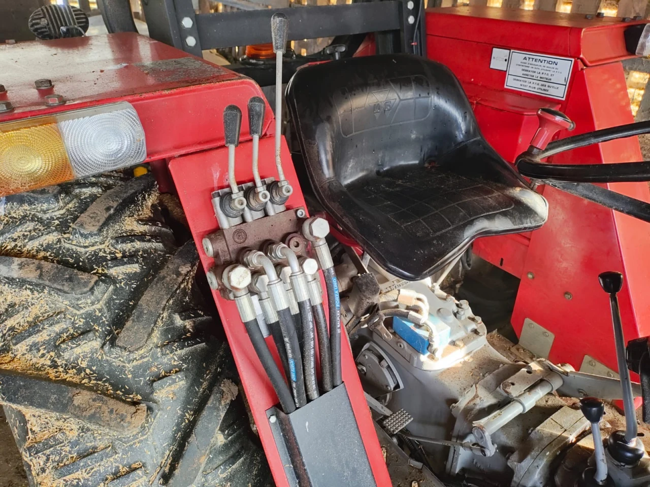 TRATTORE CAMPO MASSEY FERGUSON 260 2RM