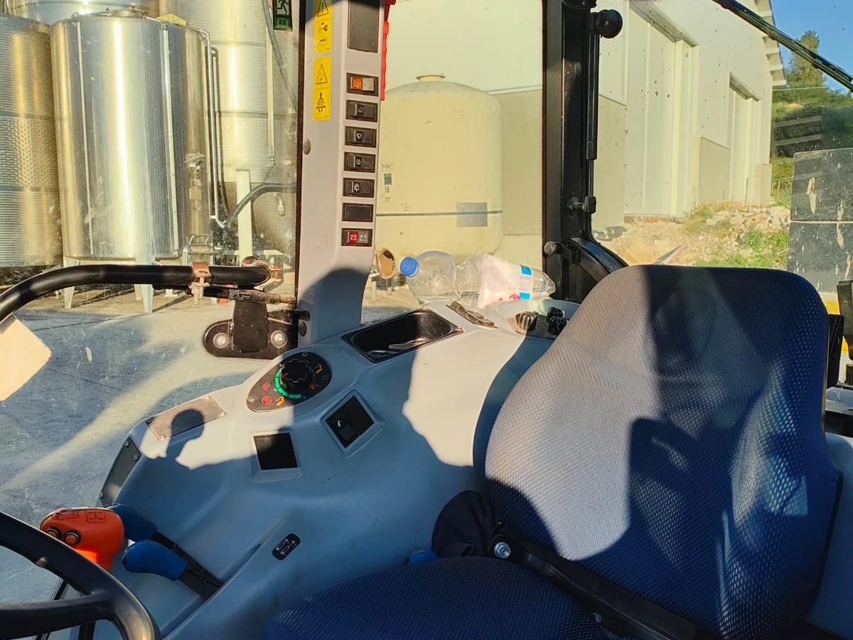 TRATTORE FRUTTTEO NEW HOLLAND T4.110 F