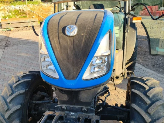 TRATTORE FRUTTTEO NEW HOLLAND T4.110 F