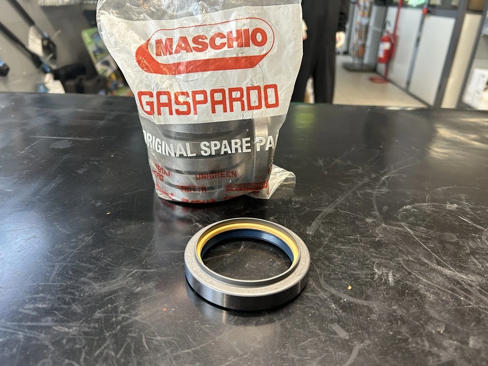 PARAOLIO INFERIORE RIDUTTORI LATERALE ERPICE MASCHIO