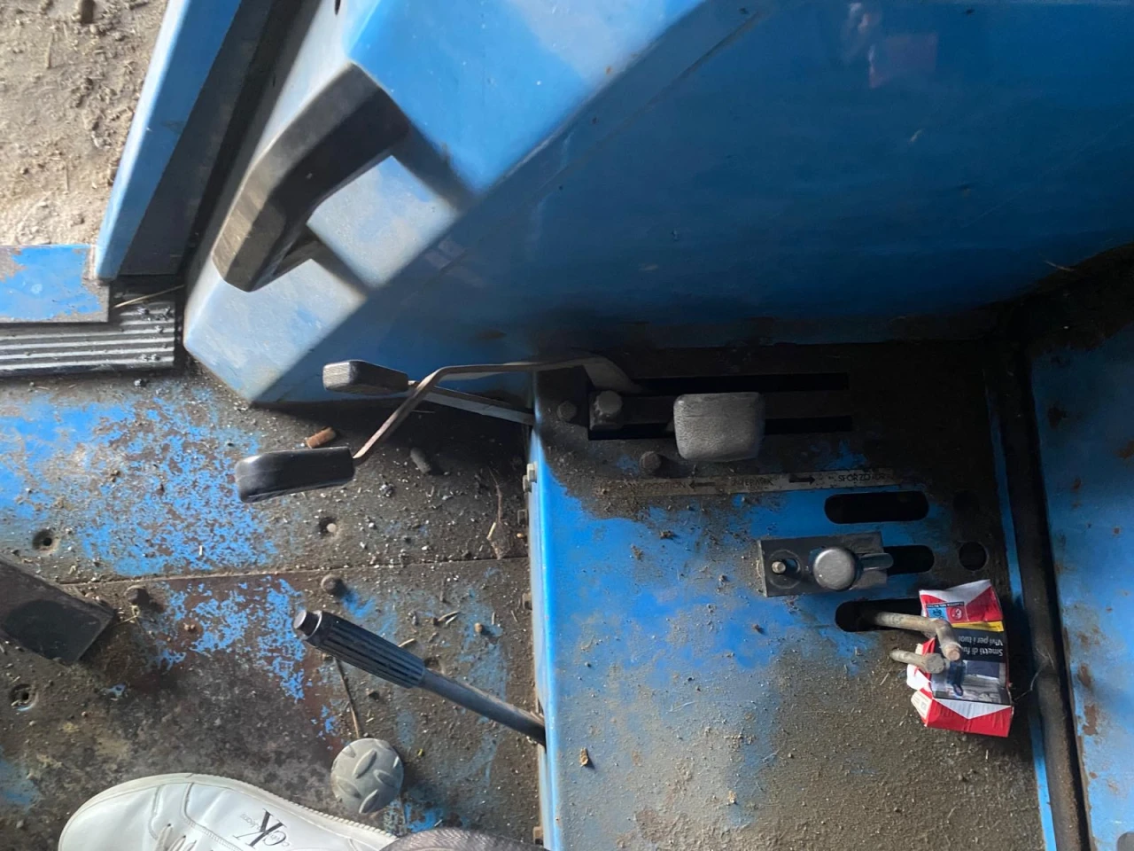 TRATTORE CAMPO APERTO LANDINI 10000 DT