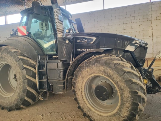 TRATTORE CAMPO APERTO DEUTZ-FAHR 9340 TTV WARRIOR