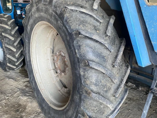 TRATTORE CAMPO APERTO LANDINI 10000 DT