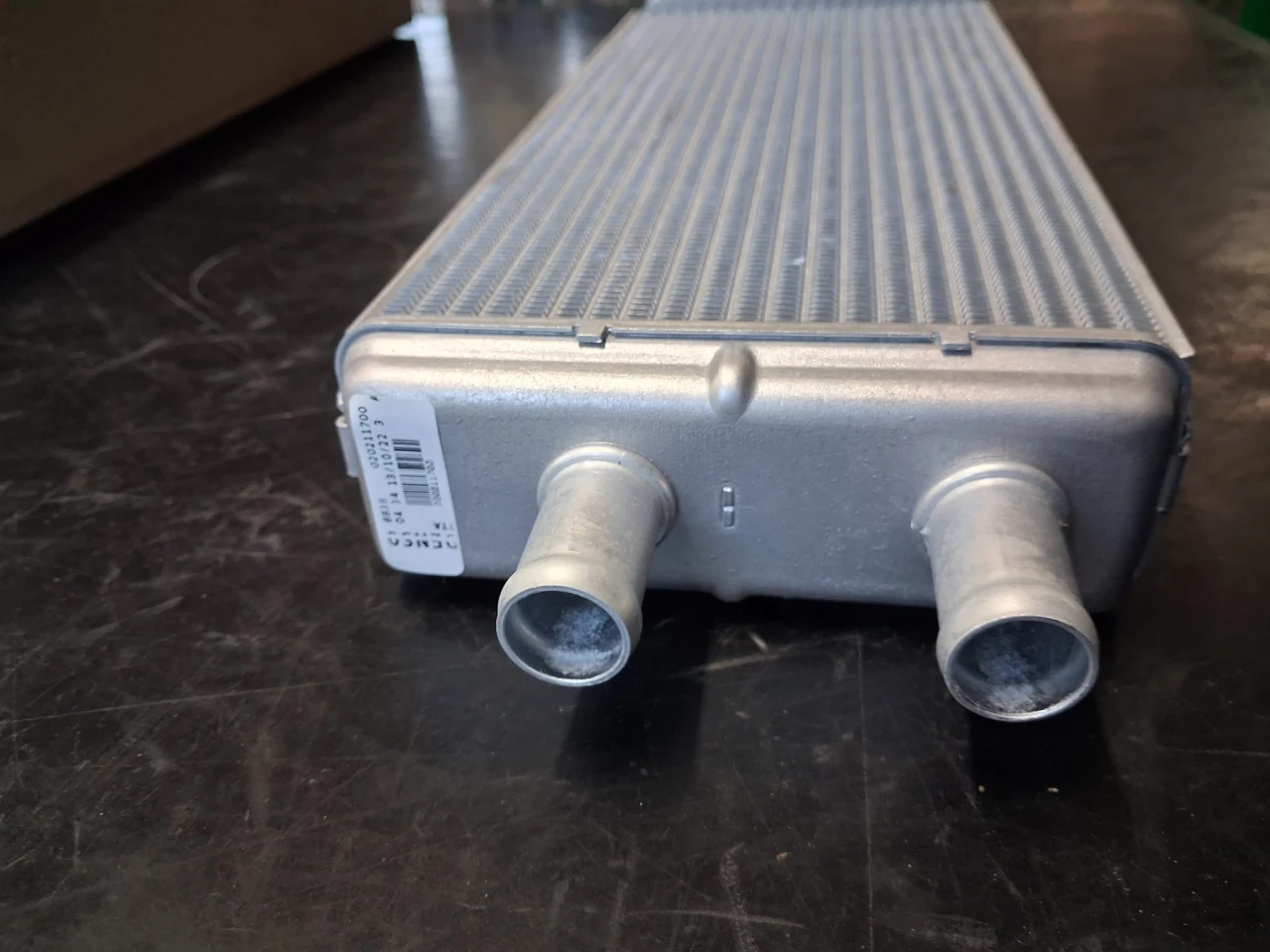 RADIATORE RISCALDAMENTO CNH