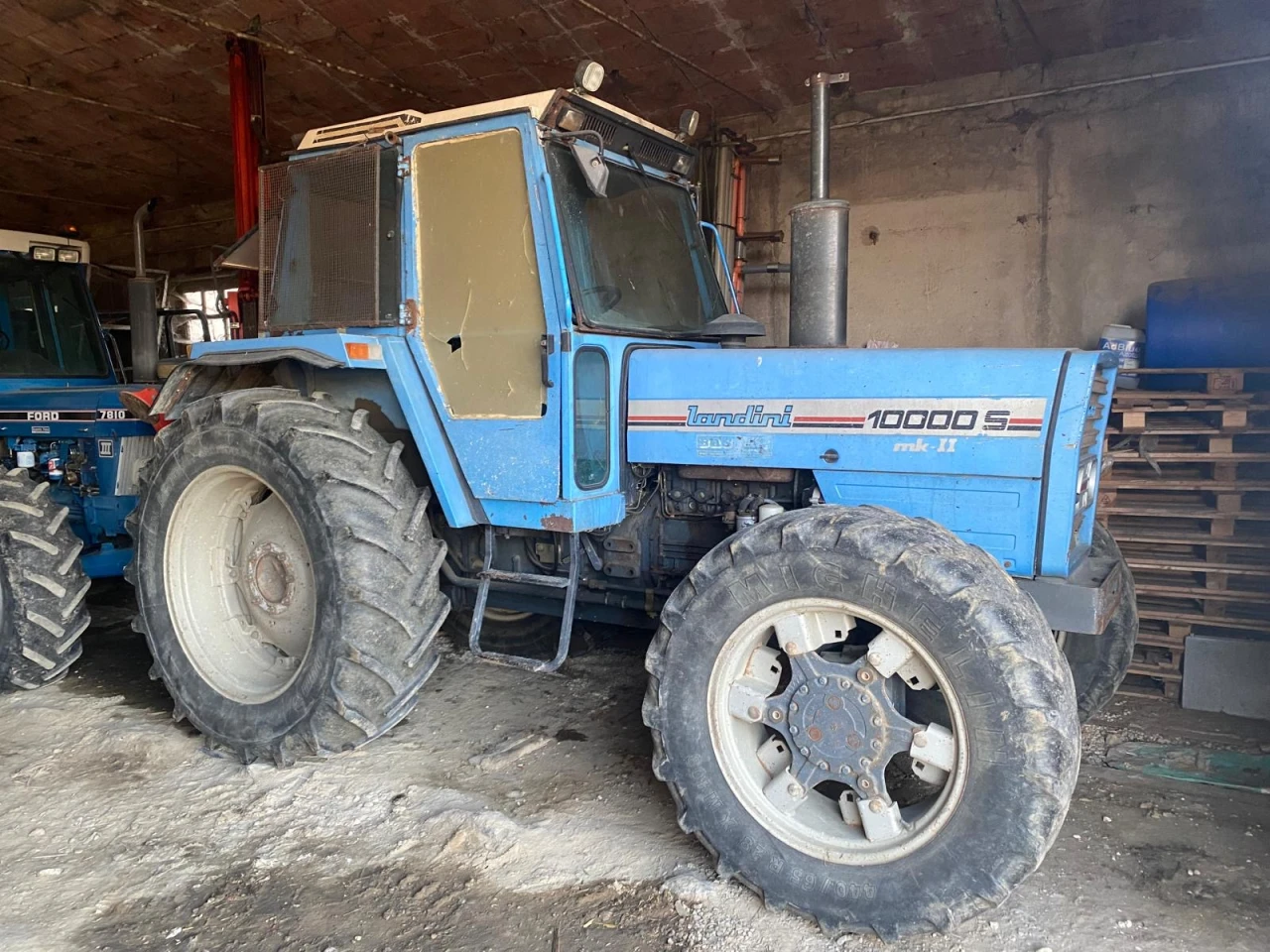 TRATTORE CAMPO APERTO LANDINI 10000 DT