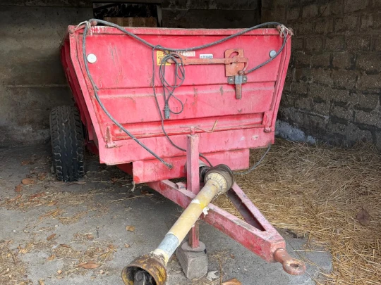 SPANDI LETAME PER VIGNETO/FRUTTETO FACCHIN