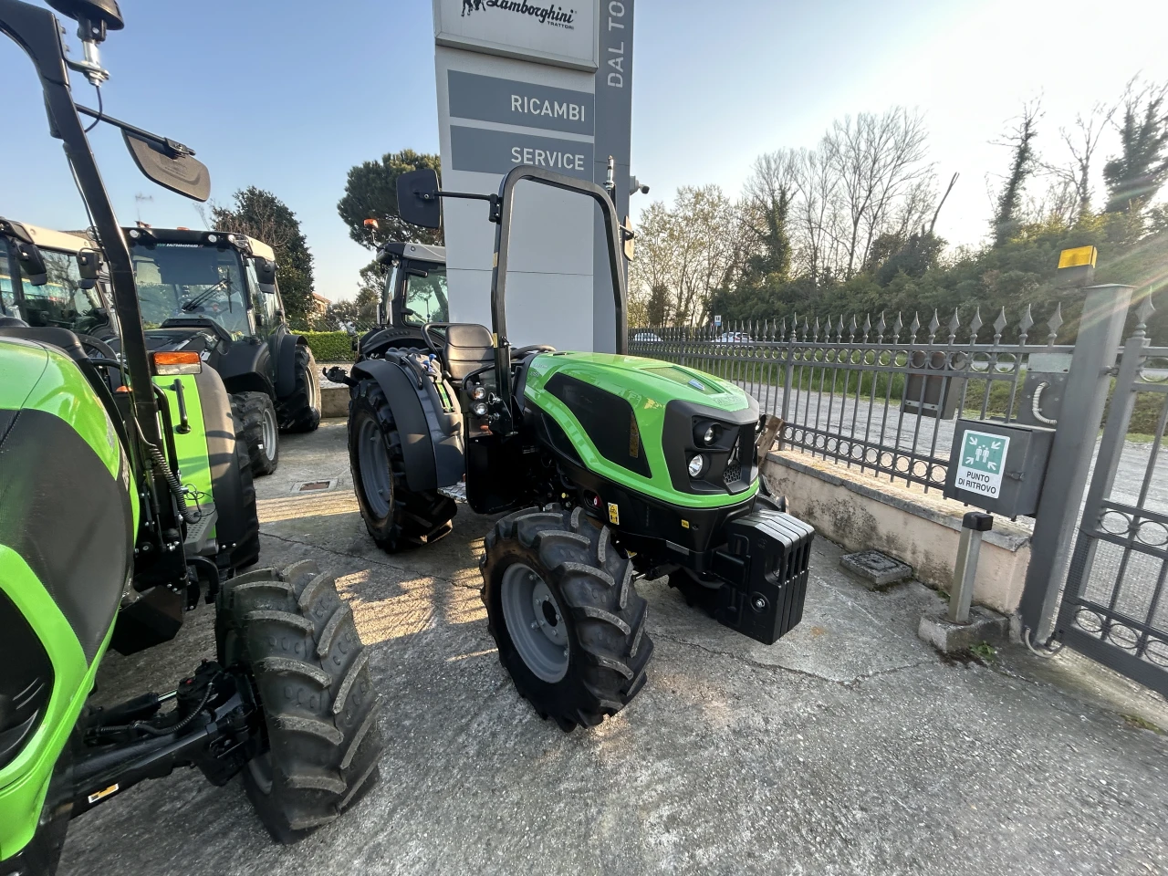 TRATTORE VIGNETO DEUTZ-FAHR 3060 DT