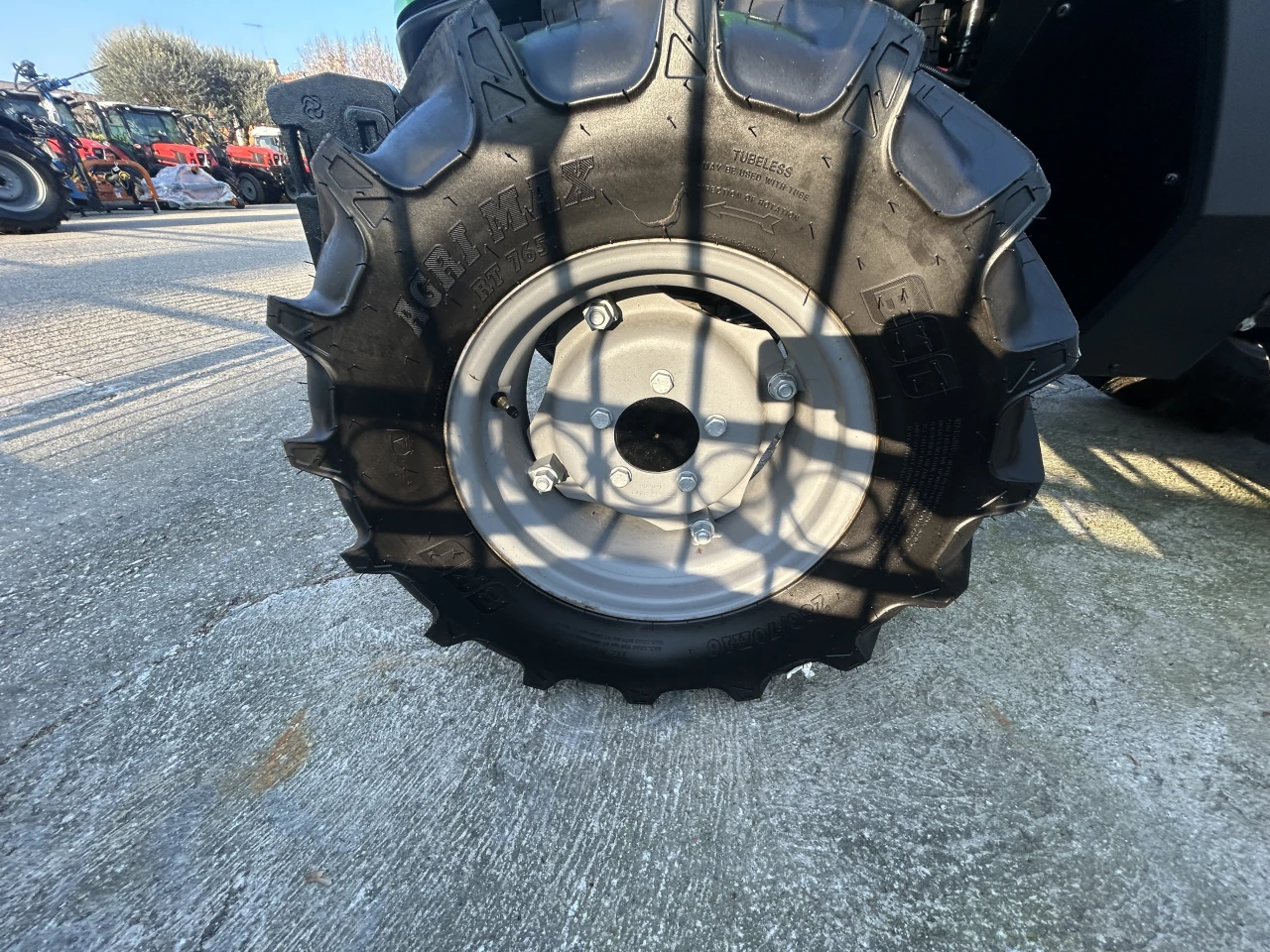 TRATTORE VIGNETO DEUTZ-FAHR 3060 DT