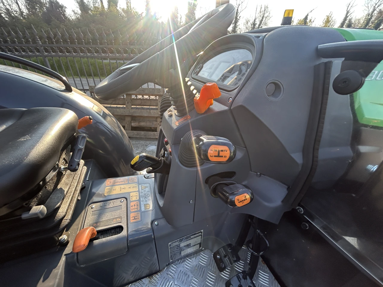 TRATTORE VIGNETO DEUTZ-FAHR 3060 DT