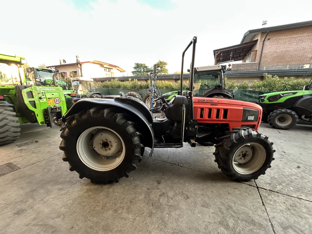 TRATTORE VIGNETO SAME DORADO F 100