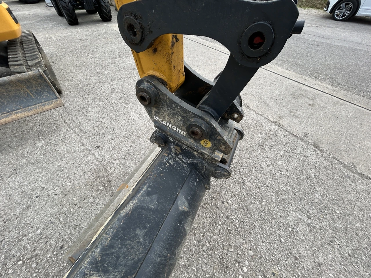 ESCAVATORE LIUGONG 9035