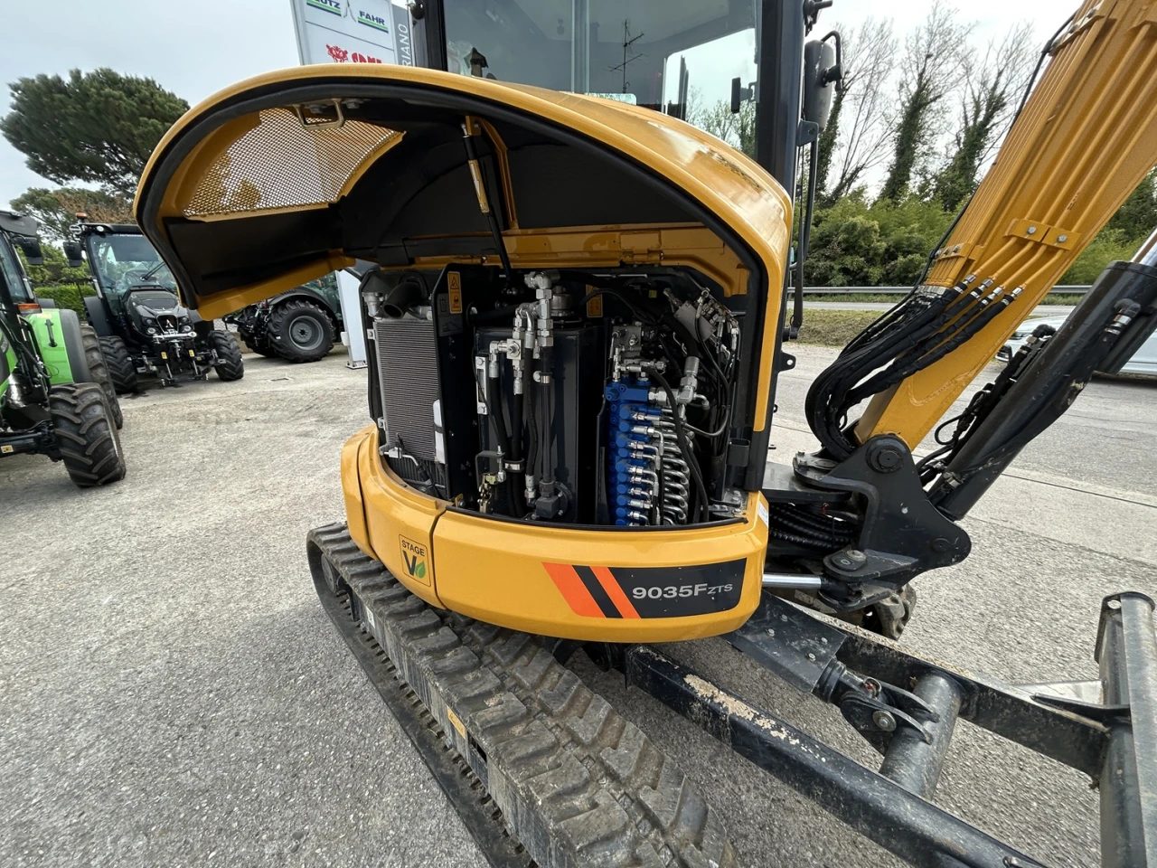 ESCAVATORE LIUGONG 9035