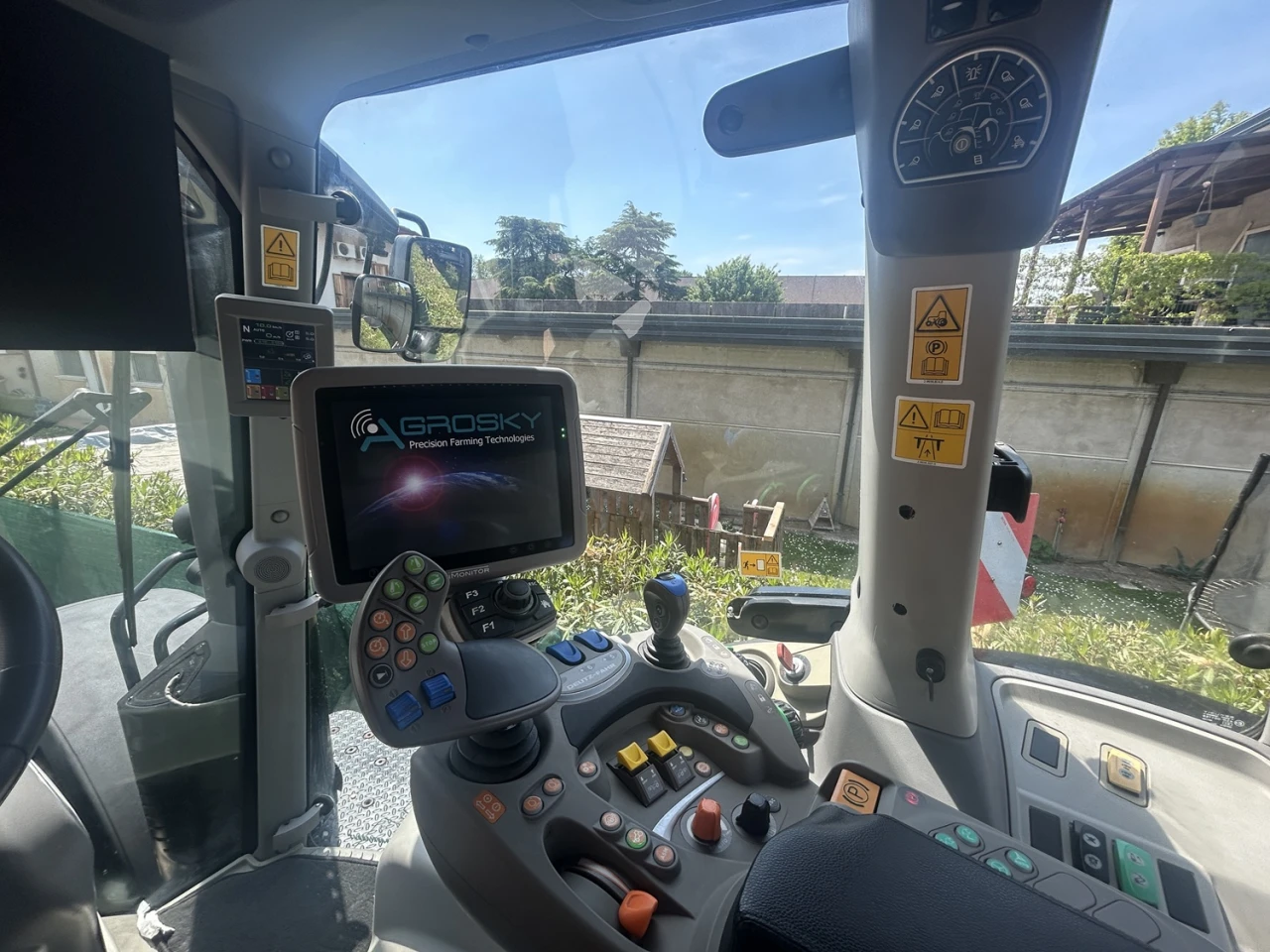 TRATTORE CAMPO APERTO DEUTZ-FAHR 9340 TTV WARRIOR