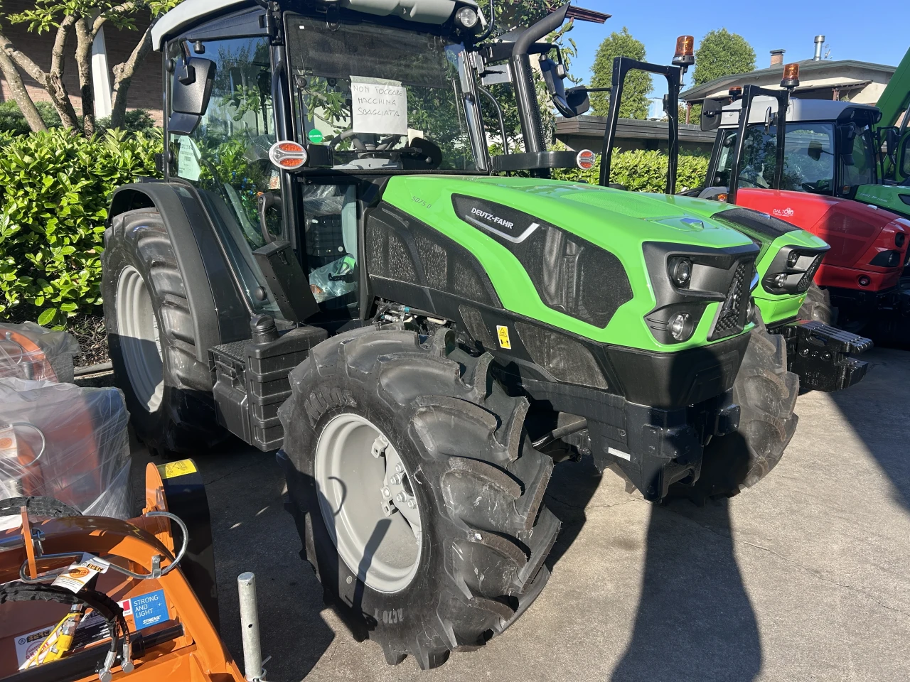 TRATTORE CAMPO APERTO DEUTZ-FAHR 5075 D GS