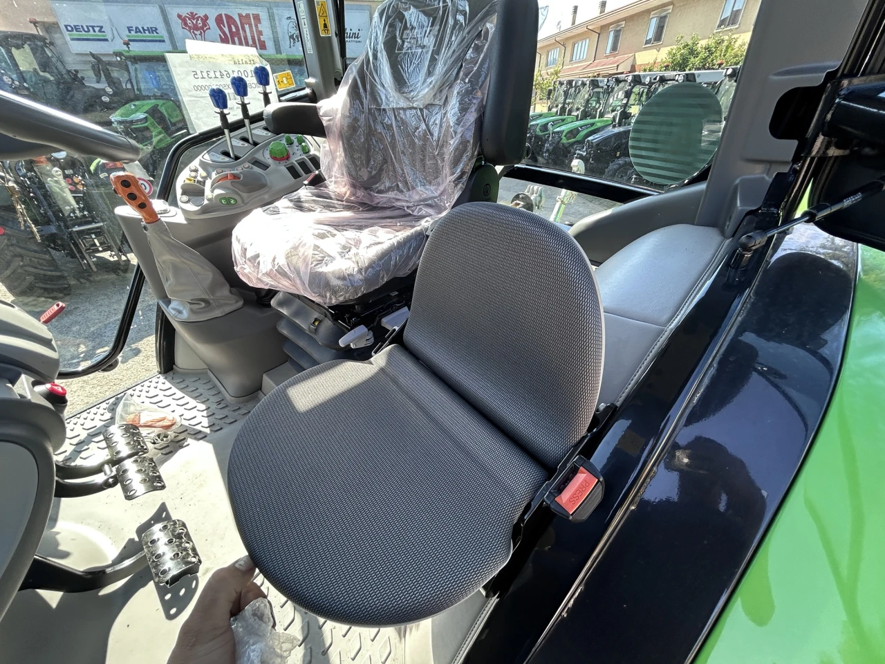 TRATTORE CAMPO APERTO DEUTZ-FAHR 5125 GS