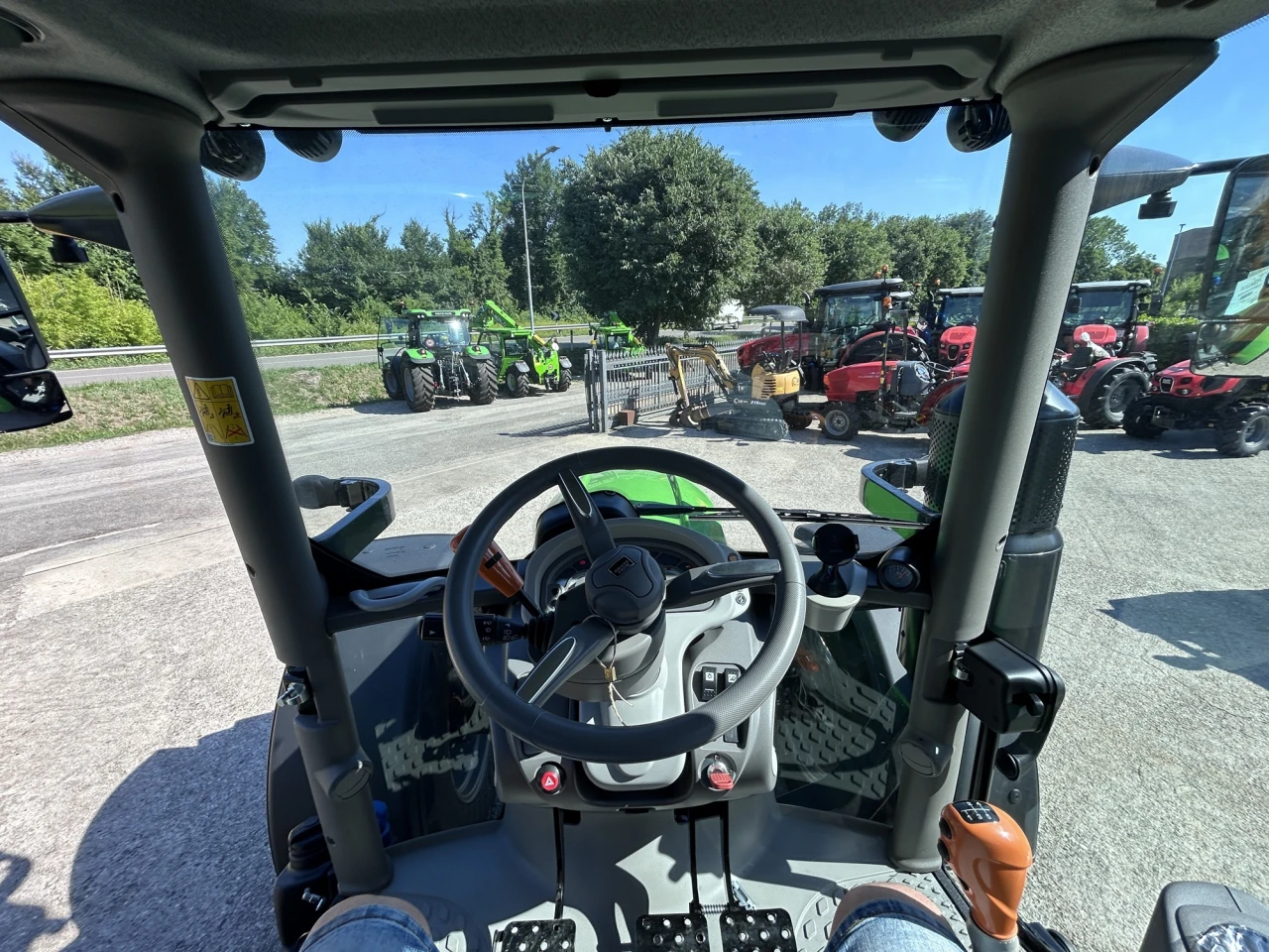 TRATTORE CAMPO APERTO DEUTZ-FAHR 5125 GS