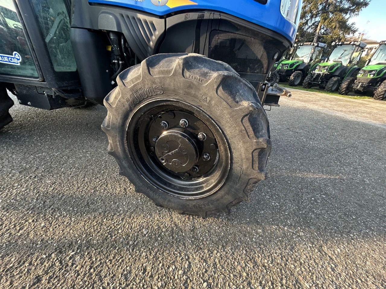 TRATTORE FRUTTTEO NEW HOLLAND T4.110 F