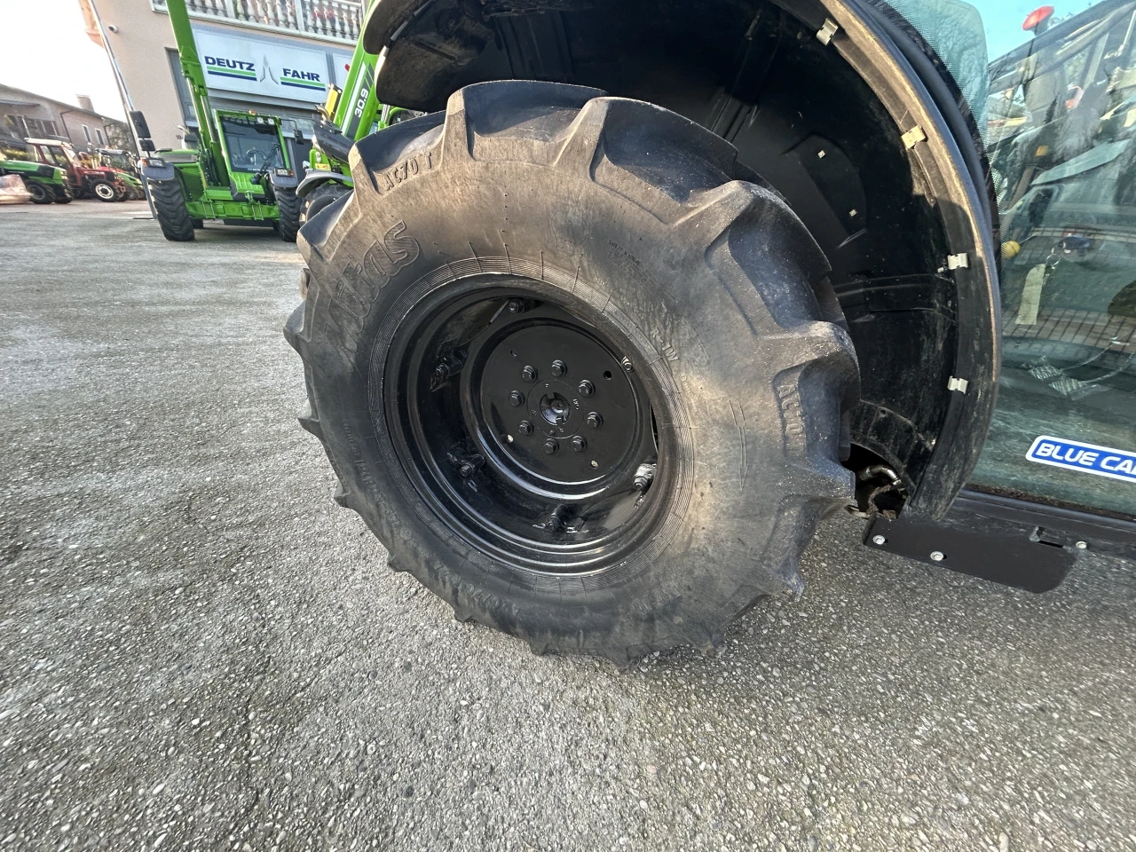 TRATTORE FRUTTTEO NEW HOLLAND T4.110 F