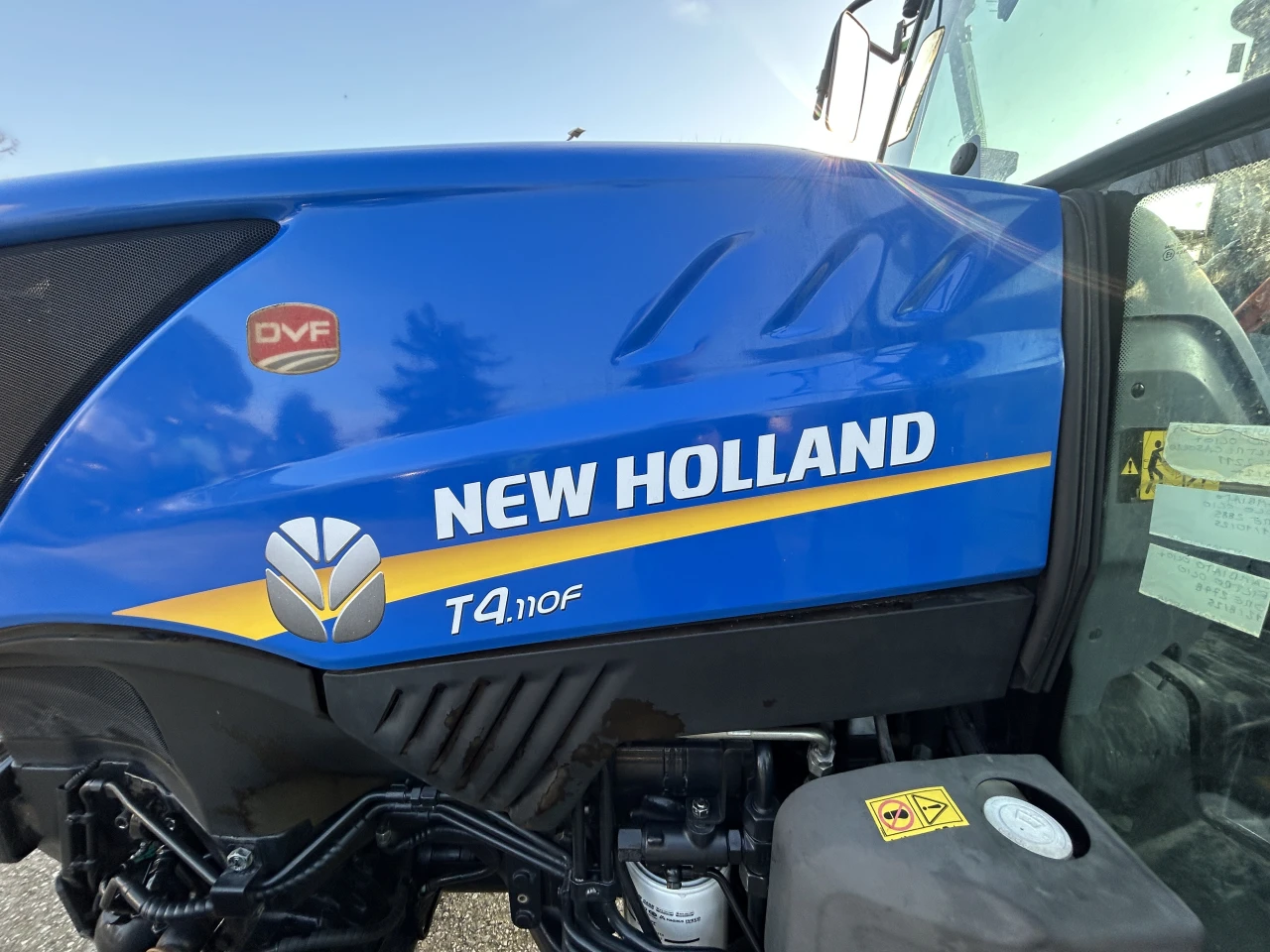 TRATTORE FRUTTTEO NEW HOLLAND T4.110 F