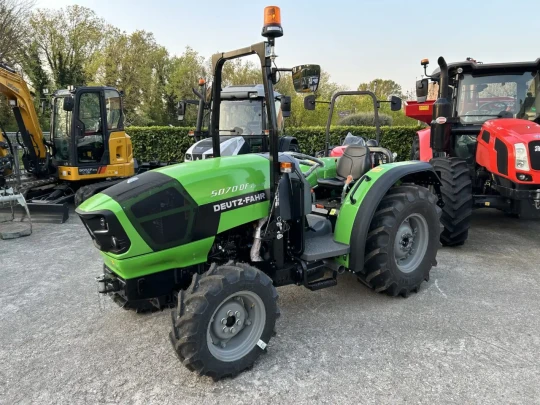 TRATTORE VIGNETO DEUTZ-FAHR 5070 DF KEYLINE PROMOZIONE